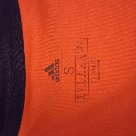 Women's Adidas workout shirt, Small - Picture 6 of 6